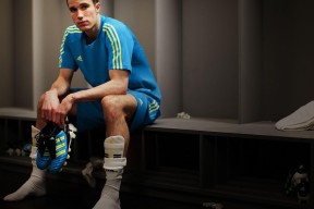 开云全站-温网八强战爆出冷门！川崎前锋绝杀利雅得新月，争冠形势突变